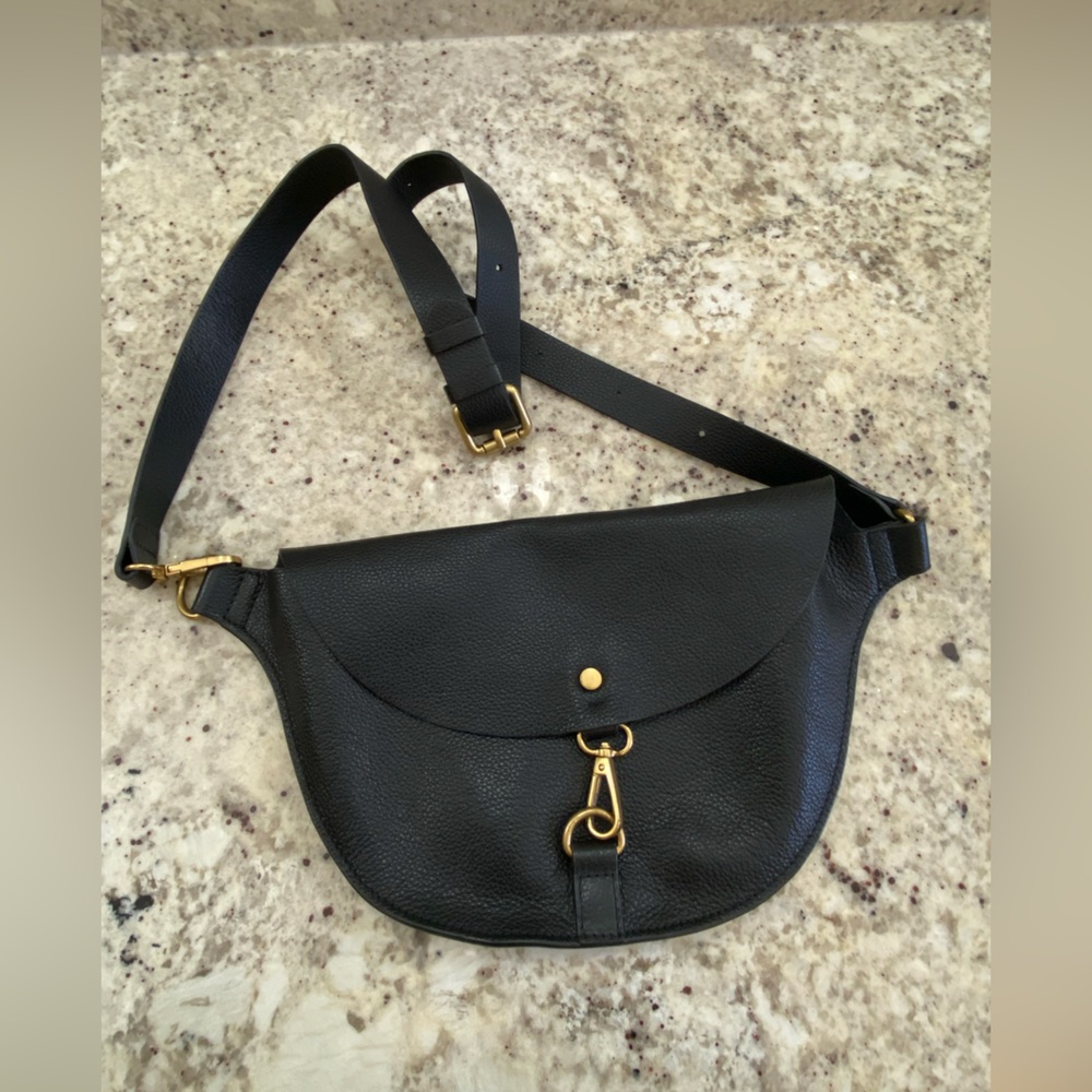 Banana Republic Black Crossbody Saddle Bag with Gold Hardware